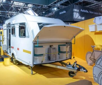 Adria Aviva Lite 360 DK: мини-караван с небольшим весом для четырех человек