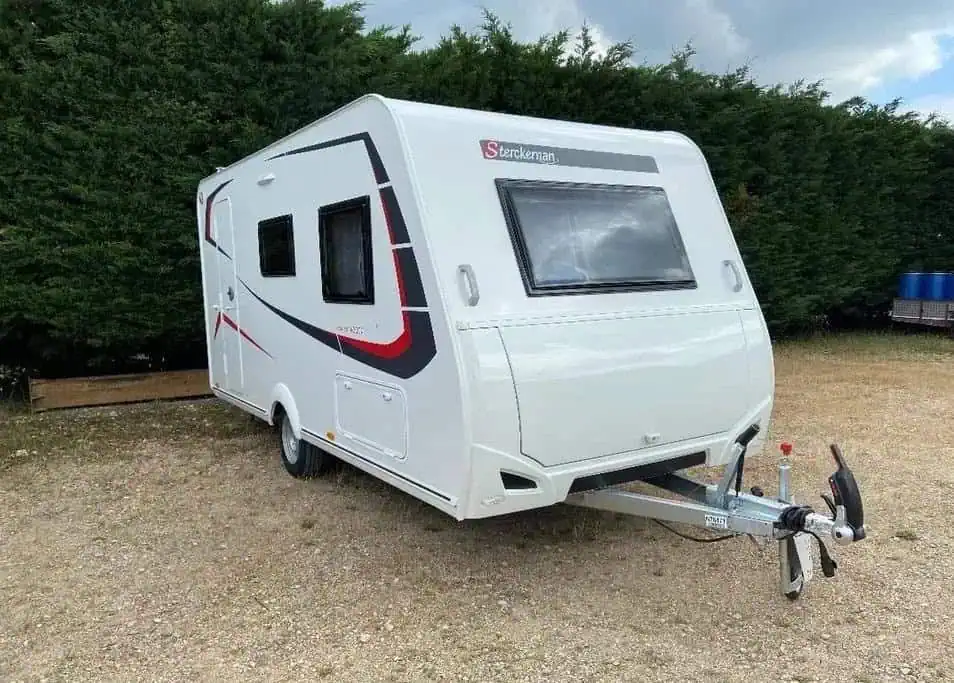 Караван Sterckeman Easy 380CE Comfort — компаньон для семейных путешествий