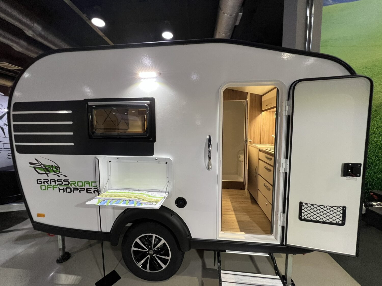 Grasshopper 330ТMГ: всё о мобильном доме на колёсах для путешествий и отдыха