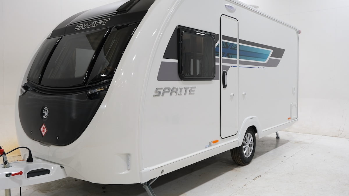 Swift Sprite Alpine 4: недорогой и удобный караван для буксировки
